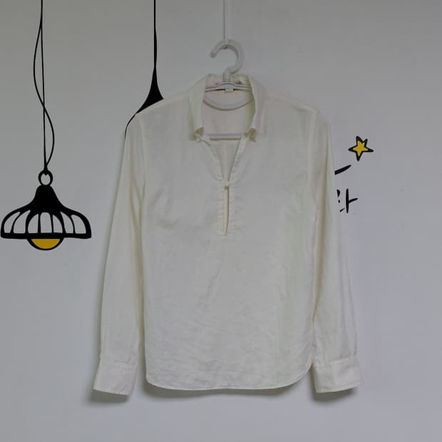 HUMAN WOMAN 코튼 실크 혼방 키홀 넥 풀오버 셔츠 (Size M