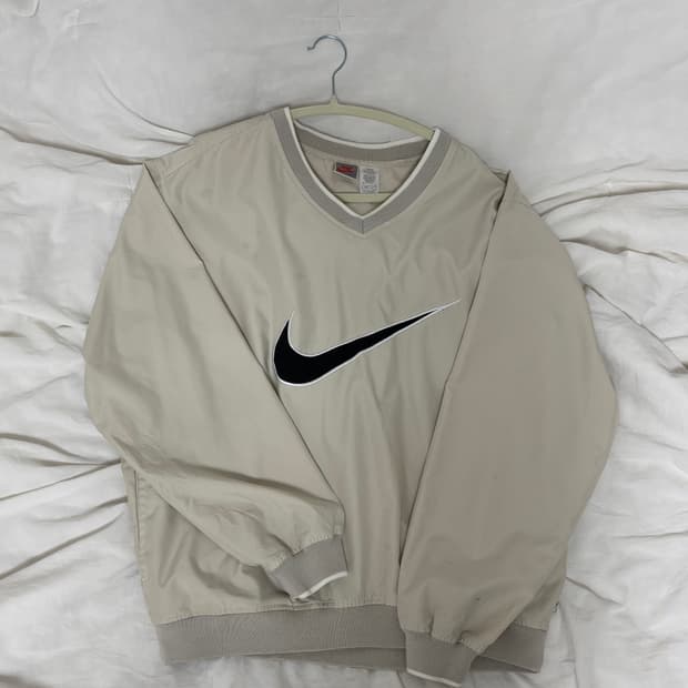 나이키 베이지 빅 스우시 웜업