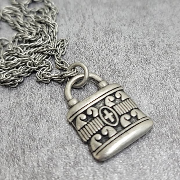 lock necklace