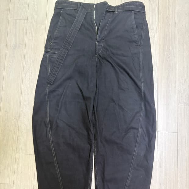 르메르 트위스티드 벨티드 팬츠