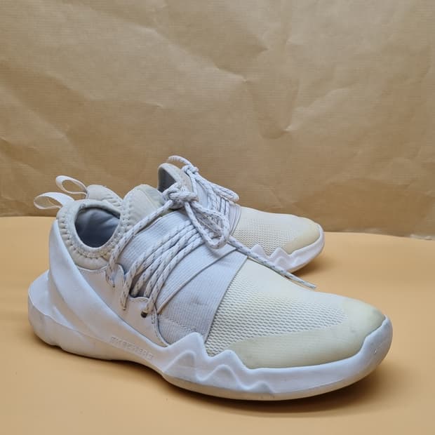 스케쳐스 메모리폼 여성운동화230 