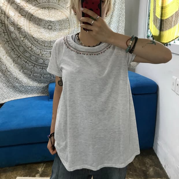 빈티지 자수 디테일 반팔 티 (Z1516)