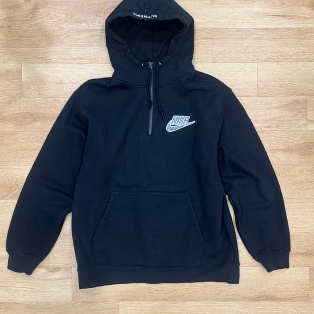 나이키 x 슈프림(NIKE x SUPREME) 하프집업 후드티 