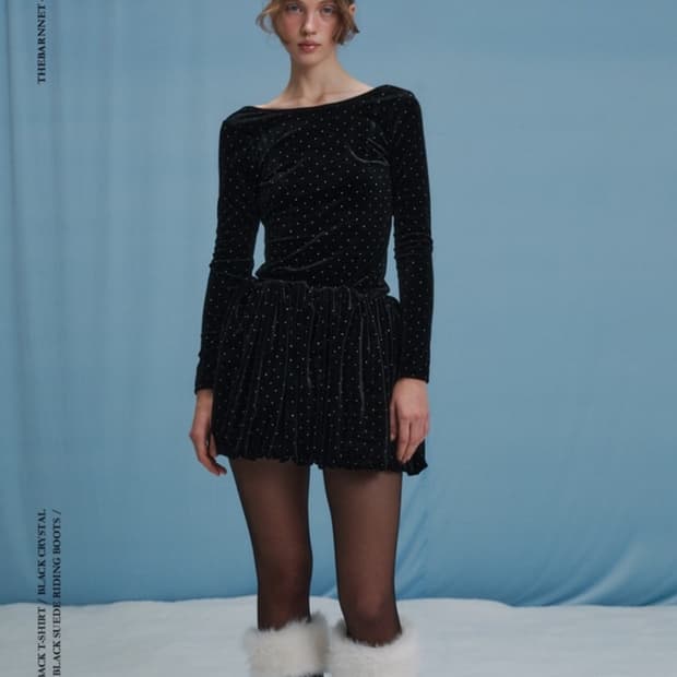 더바넷 Black Velvet Scoop Back T-Shirt