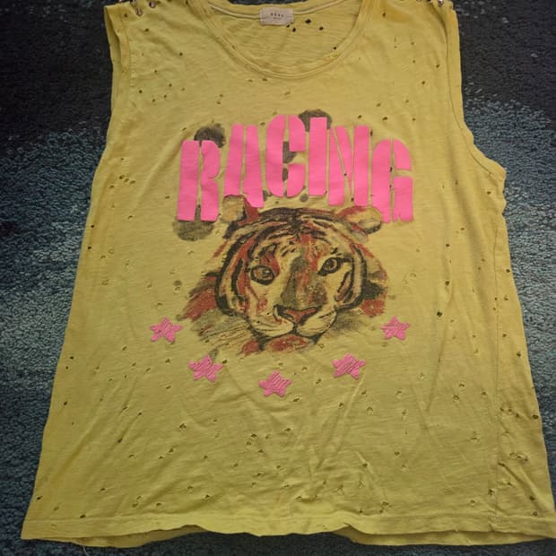 택포)빈티지 디스트로이드 구멍송송치즈무드 y2k힙티지  어깨 못 나시