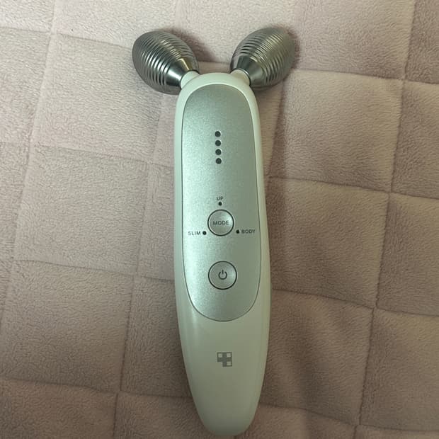 메디큐브 에이지알 더마 ems샷