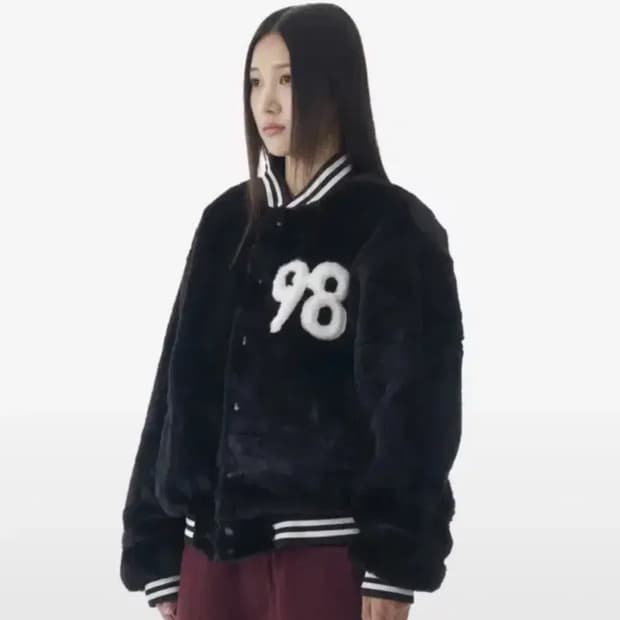 아캄 aakam 퍼 바시티 자켓 1size