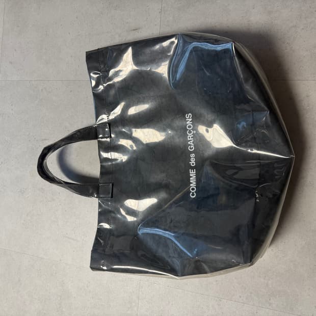 꼼데가르송 블랙마켓 pvc 토트백