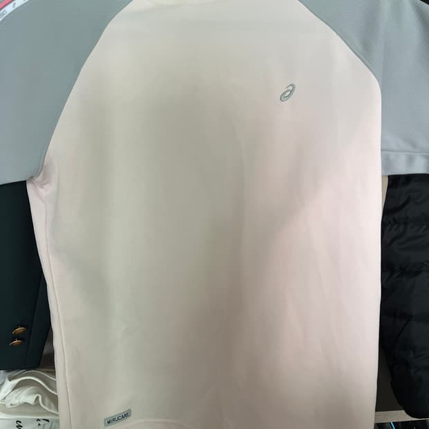 아식스 연분홍&그레이 반팔 티셔츠