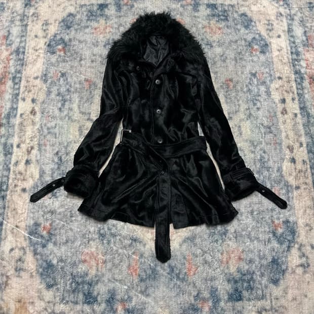 Semantic design vkei dark trimming fur j