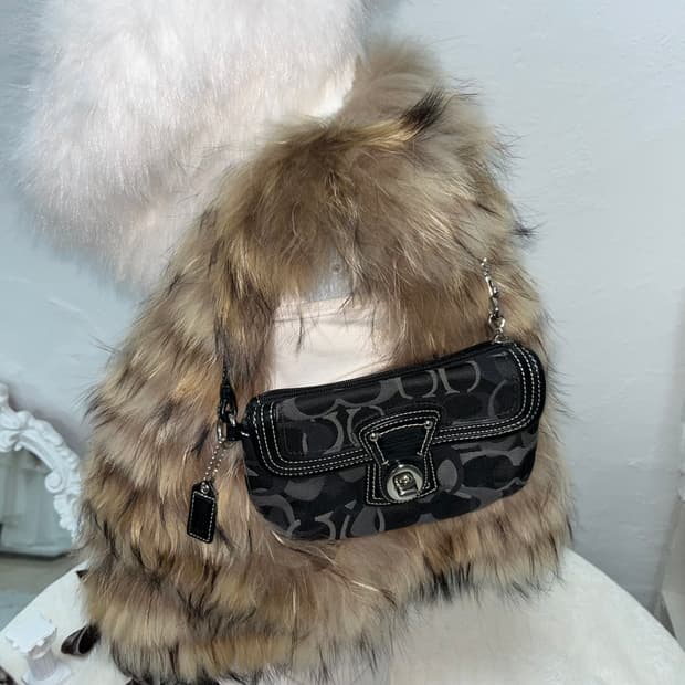 Coach 미니 버클 숄더백