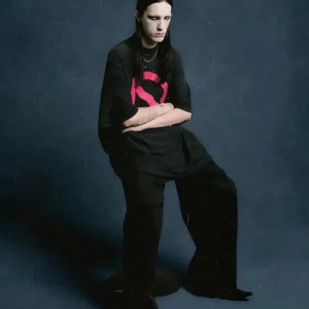 발렌시아가 비프렌드 뮤직 반팔 티셔츠 리미티드