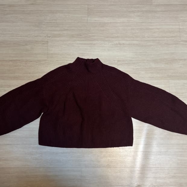 하이넥 버건디 니트