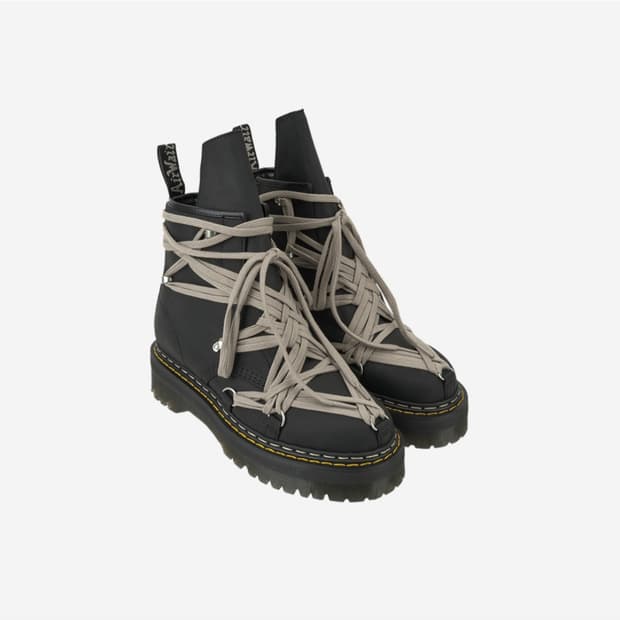 닥터마틴 릭오웬스 메가레이스 부츠입니다