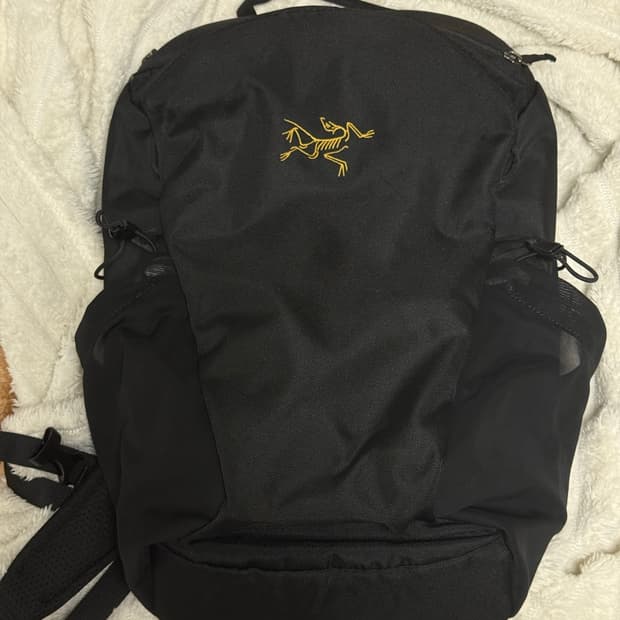 아크테릭스 맨티스 16 블랙 백팩