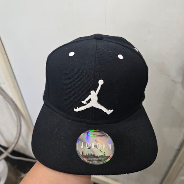 JORDAN 조던 스냅백 모자 ! 뒤에 사이즈 조절 가능합니다!~