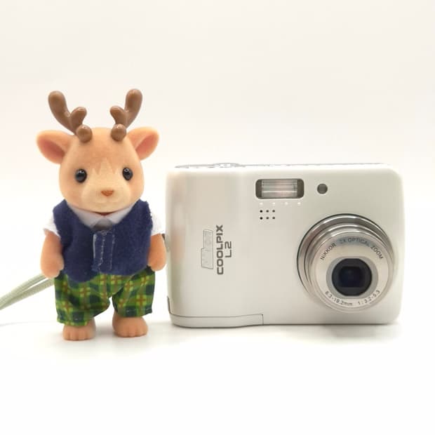 한글디카🤍니콘 쿨픽스 L2 ✨
깨끗하고 사랑스러운 빈티지 감성 🤍