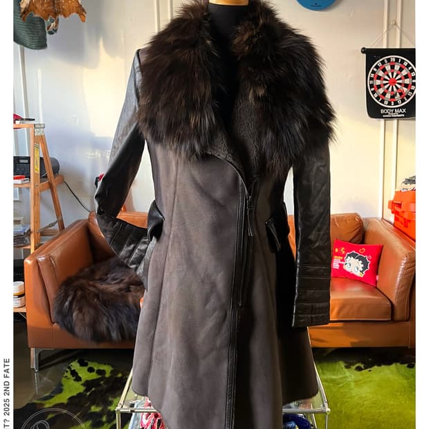 ARDENT MIZ Itlaian Fox & Lamb V-Kei Coat