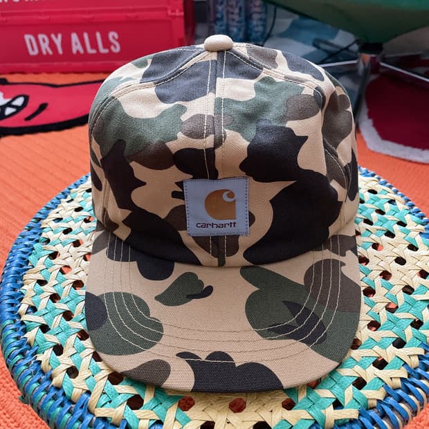 베이프 x 칼하트 모자