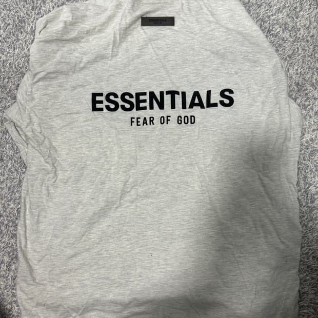 에센셜 피어오브갓 롱슬리브