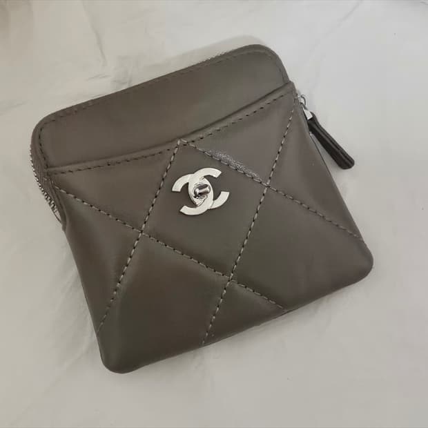 샤넬 빈티지 업사이클링 램스킨 지갑