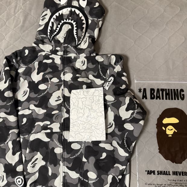 베이프 꼼데가르송 콜라보 샤크집업