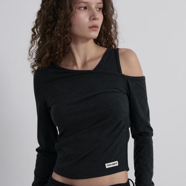 Cutout Layered Long Sleeve Tee 오프숄더 탑