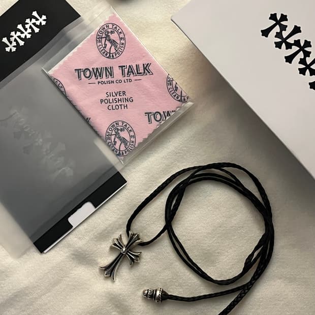 크롬하츠 레더 크로스 목걸이