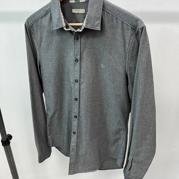 95-100) 버버리 브릿 그레이 셔츠