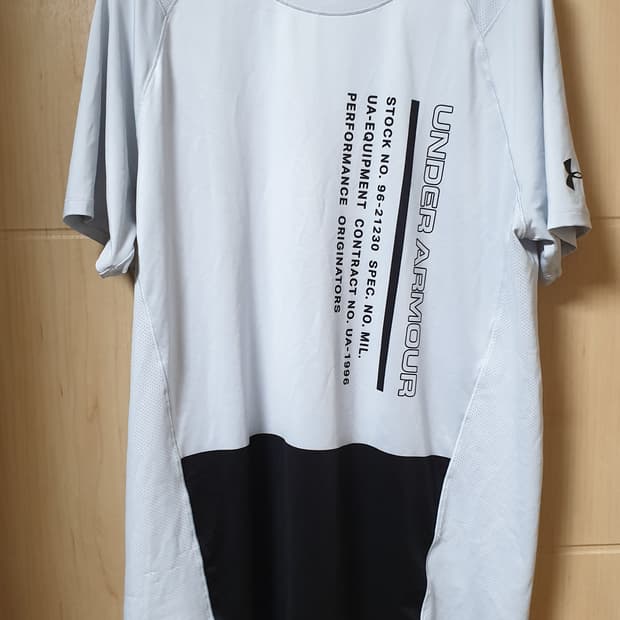 언더아머 기능성 메쉬 반팔티 2XL
