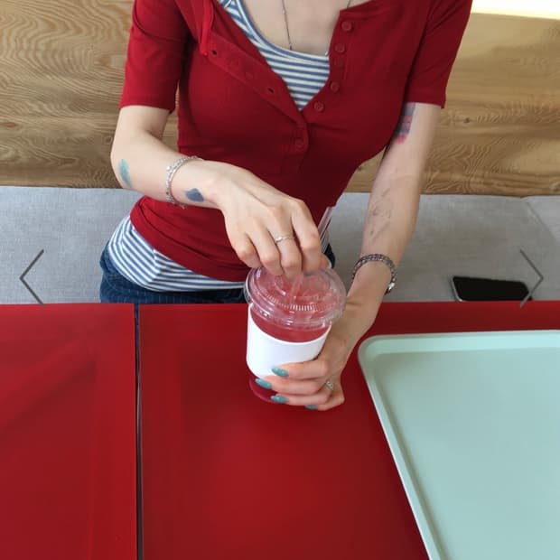 Red 1 Smoothie Button T 페일제이드