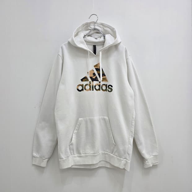 아디다스 카모 로고 기모후드티