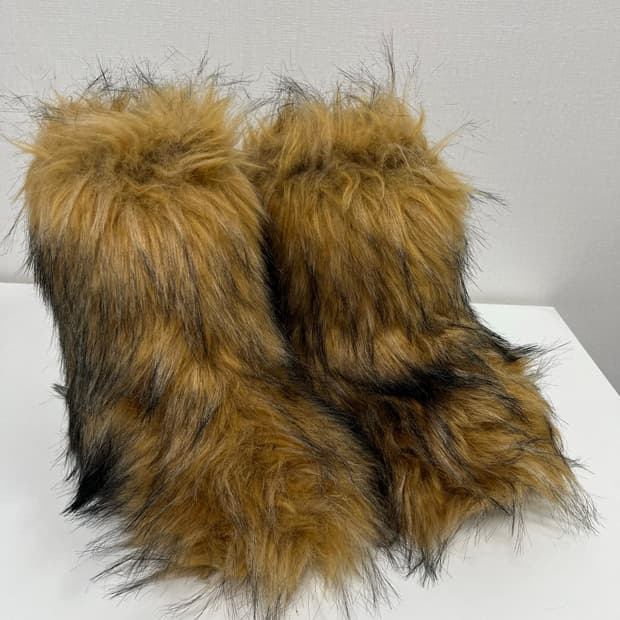 [230] Y2K 페이크 퍼 부츠