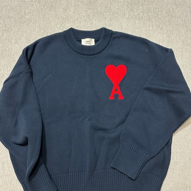 (정품) 아미(AMI) 빅 하트 로고 크루넥 니트 네이비 - L사이즈