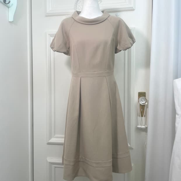 beige pleats puff sleeve princess opc