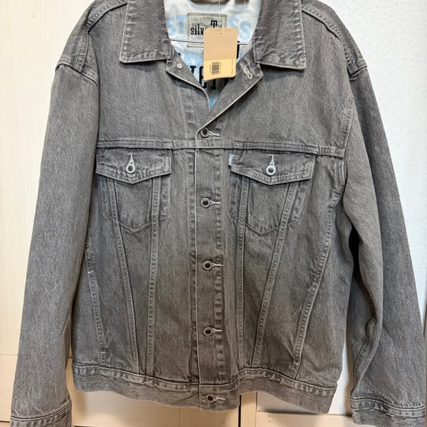 리바이스 실버탭 트러커 데님 자켓 L 판매합니다.