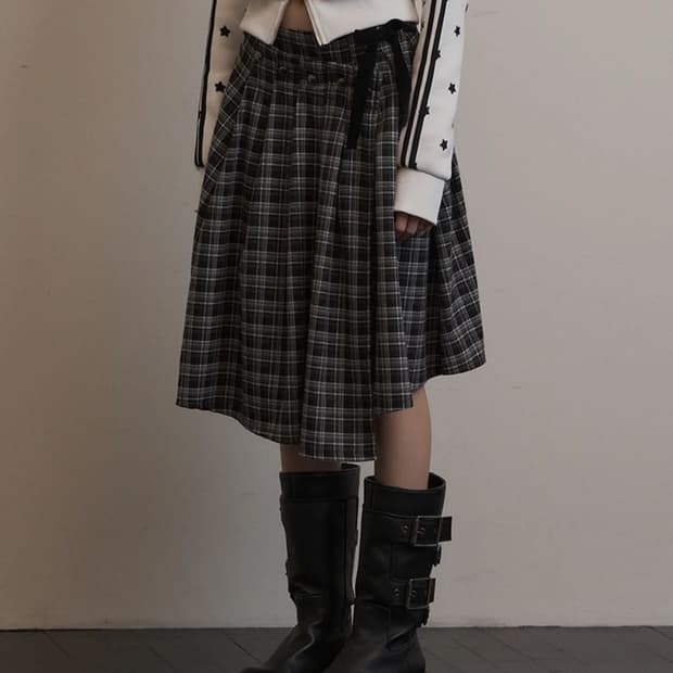 셋업이엑스이 체크 랩 스커트 블랙 색상