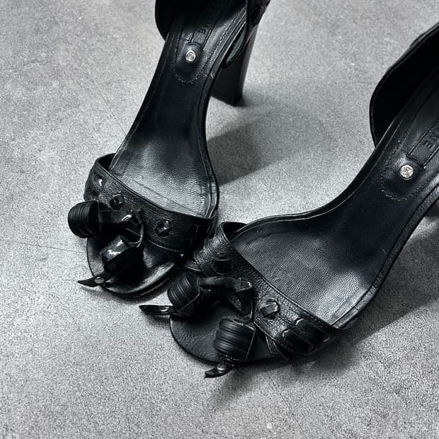 셀린느 레더 노트 샌달 펌프스 