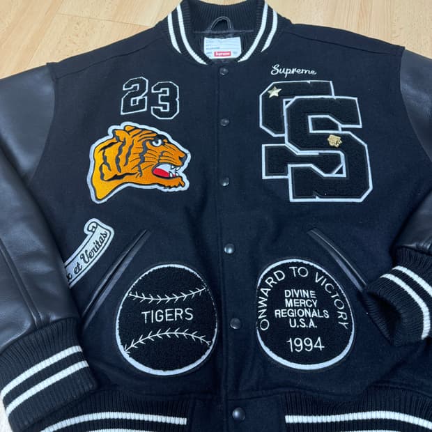 슈프림 타이거 바시티xl