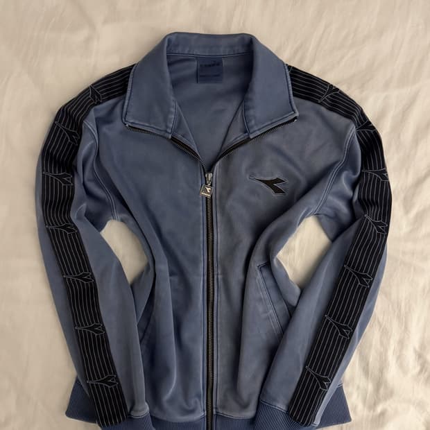 디아도라 블루 트랙탑 져지