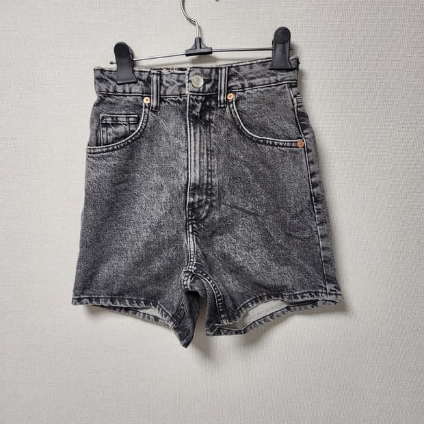 [23] ZARA 블랙 워싱 데님 숏팬츠