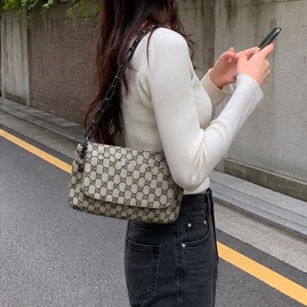 정품) 구찌 GG 패턴 블랙 체인 숄더백 (한정판)