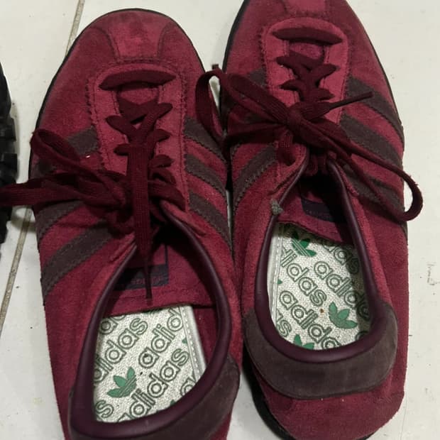 아디다스 토바코 버건디 230
