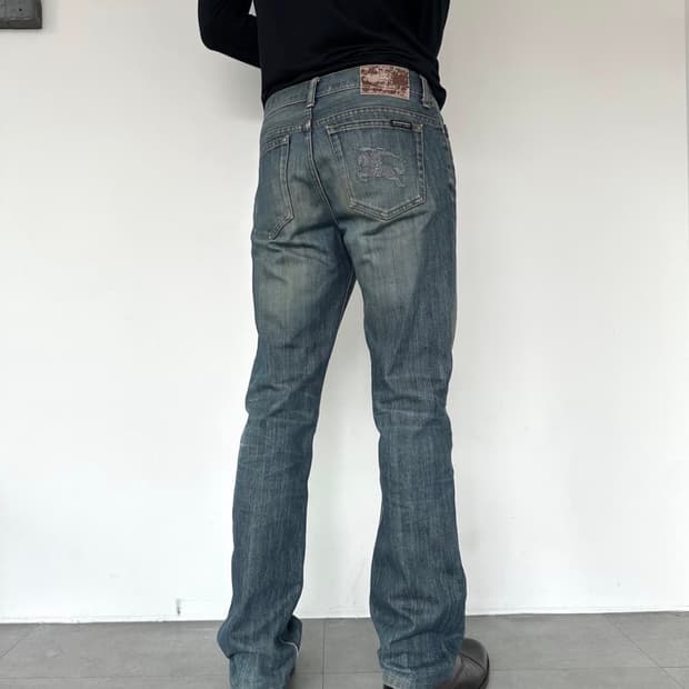 버버리 블랙라벨 워싱 슬림스트레이트 데님팬츠