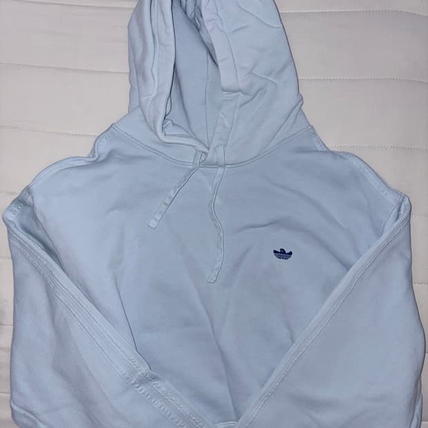 아디다스 x 마크곤잘레스 콜라보 시나모롤 스카이블루 후드티