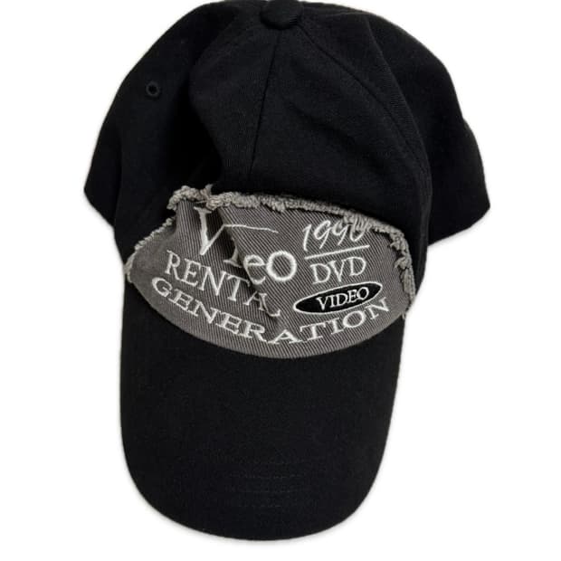 더콜디스트모먼트 볼캡