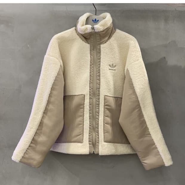 아디다스 쉐르파 플리스 아이보리