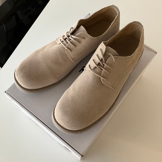 야세 카우하이드 더비 베이지