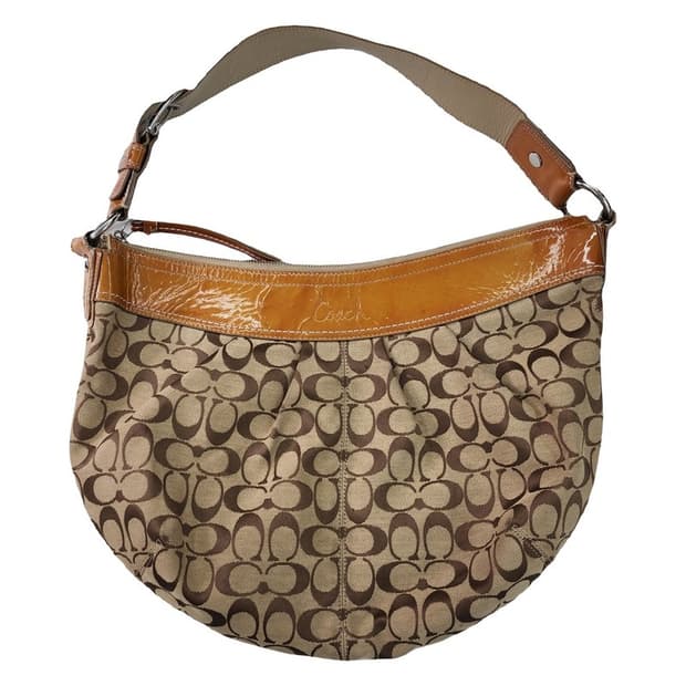 COACH 소호 플리티드 시그니처 숄더백