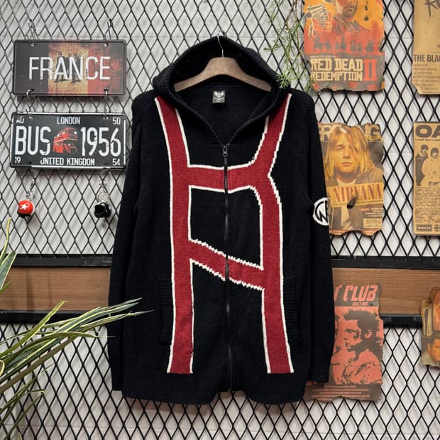 일본 애니메이션 킨니쿠맨 니트 후드 집업 전면 패턴 포인트 블랙